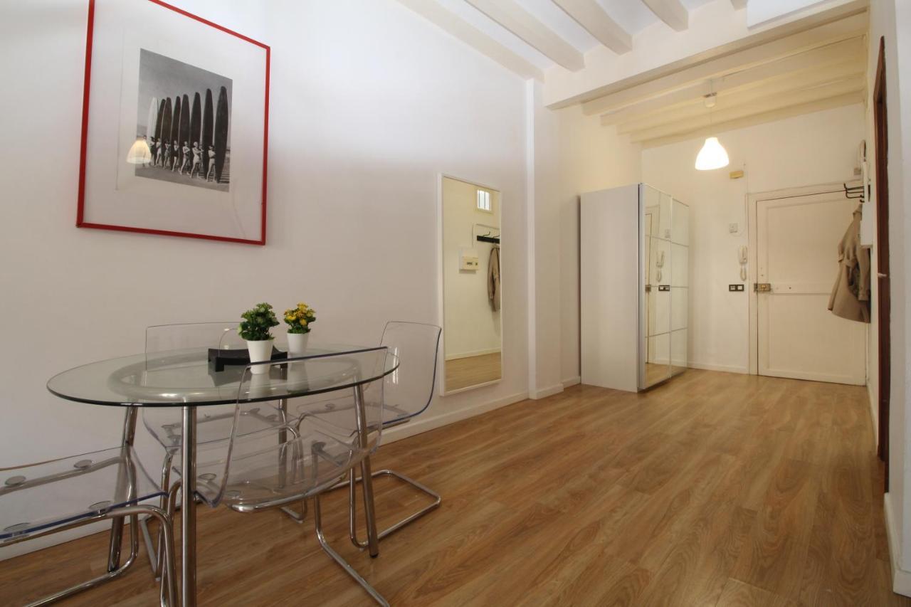 Comfortable With Character In The Old Town Appartement *